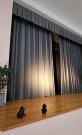W ramach zadania „Poprawa funkcjonalności sceny Domu Ludowego w Wilczkowicach” kupiony został i zamontowany system okotarowania i oświetlenia sceny oraz panele akustyczne.